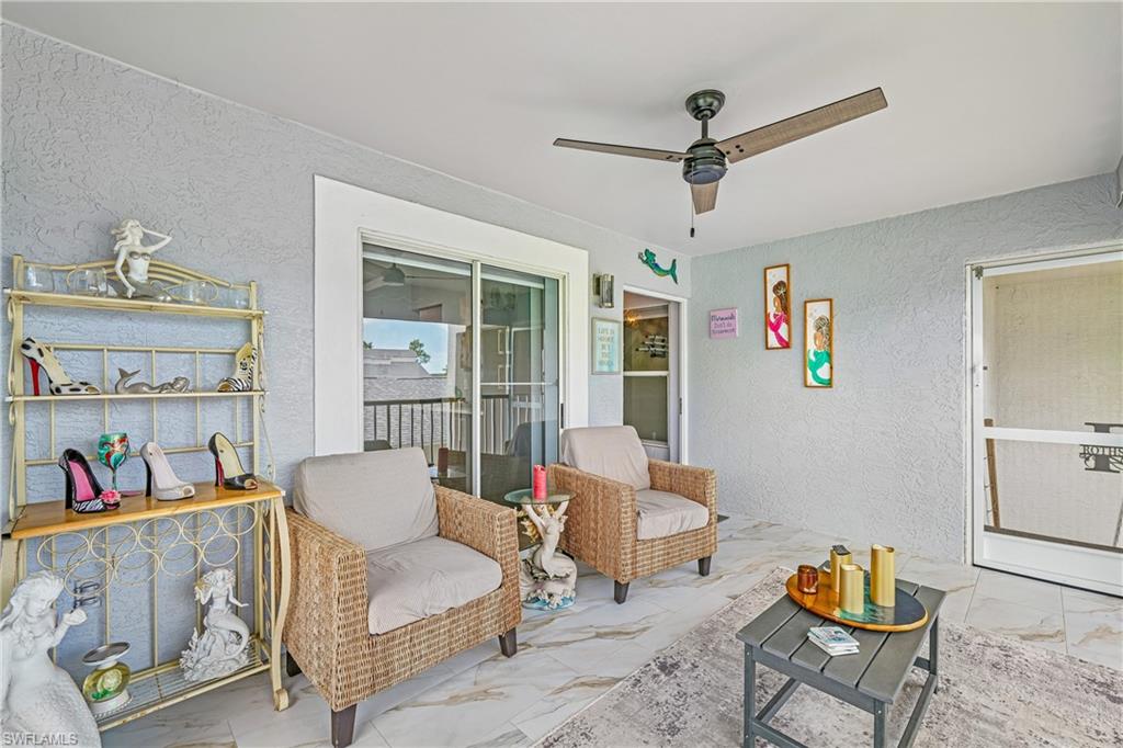 COUNTRY HOLLOW - Residential