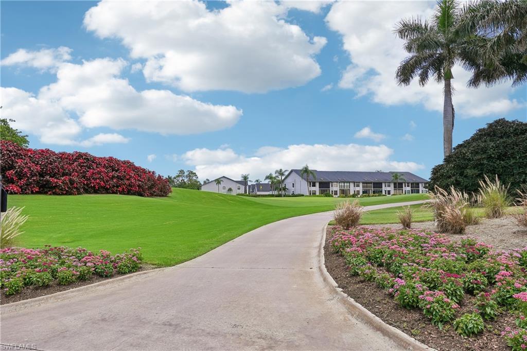 COUNTRY HOLLOW - Residential