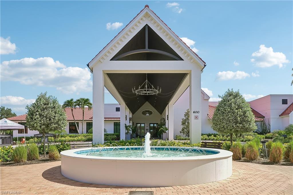 COUNTRY HOLLOW - Residential