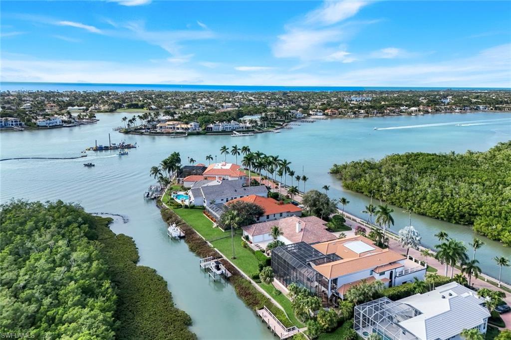 SOUTHPOINTE YACHT CLUB - Residential