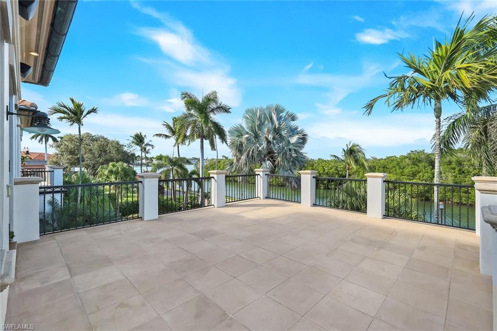 SOUTHPOINTE YACHT CLUB - Residential