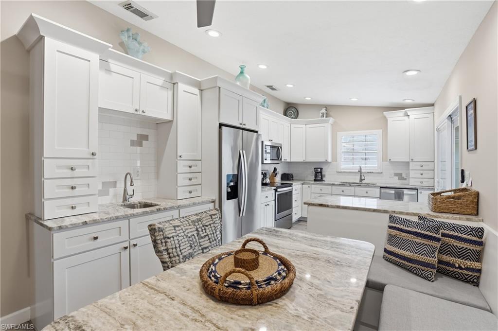 NAPLES PARK - Residential