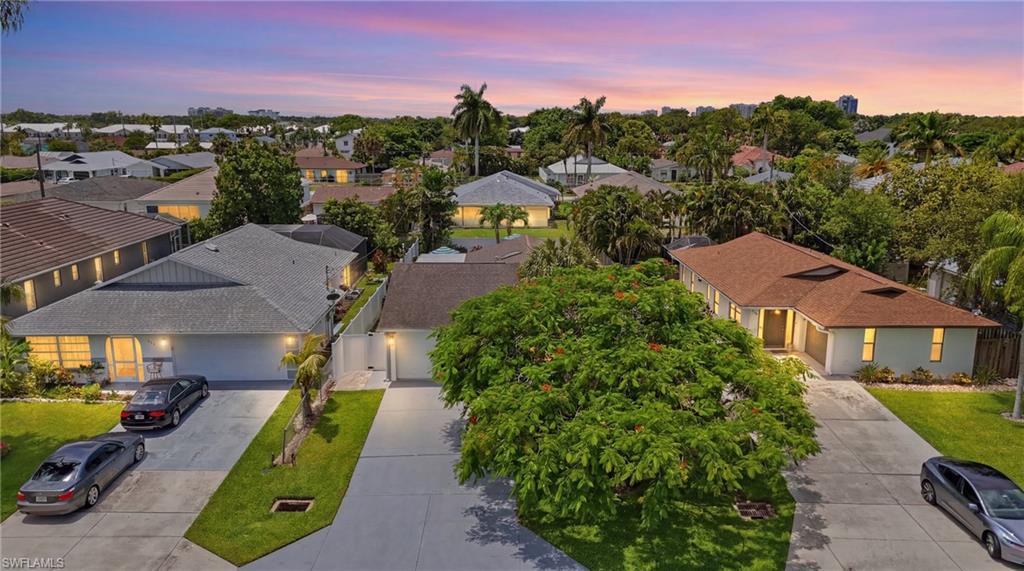 NAPLES PARK - Residential