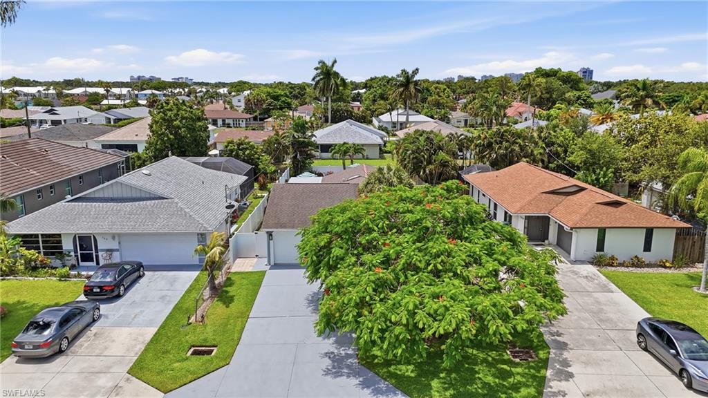 NAPLES PARK - Residential