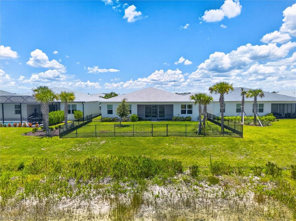 CRESCENT LAKES - Residential