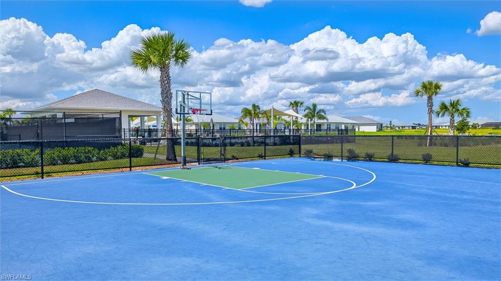 CRESCENT LAKES - Residential
