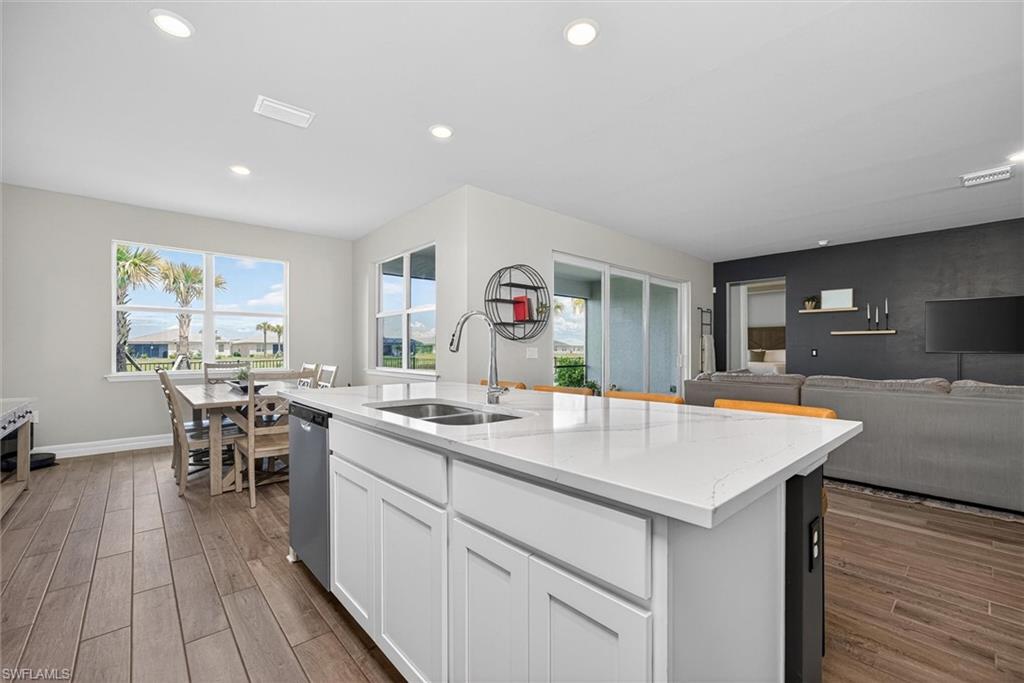 CRESCENT LAKES - Residential