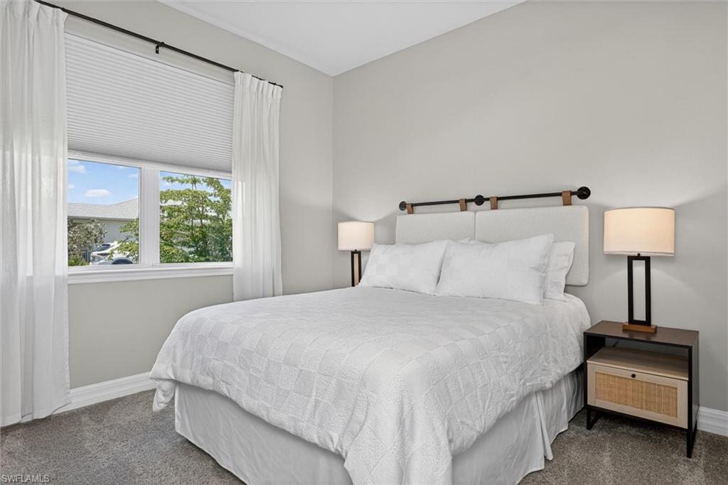CRESCENT LAKES - Residential