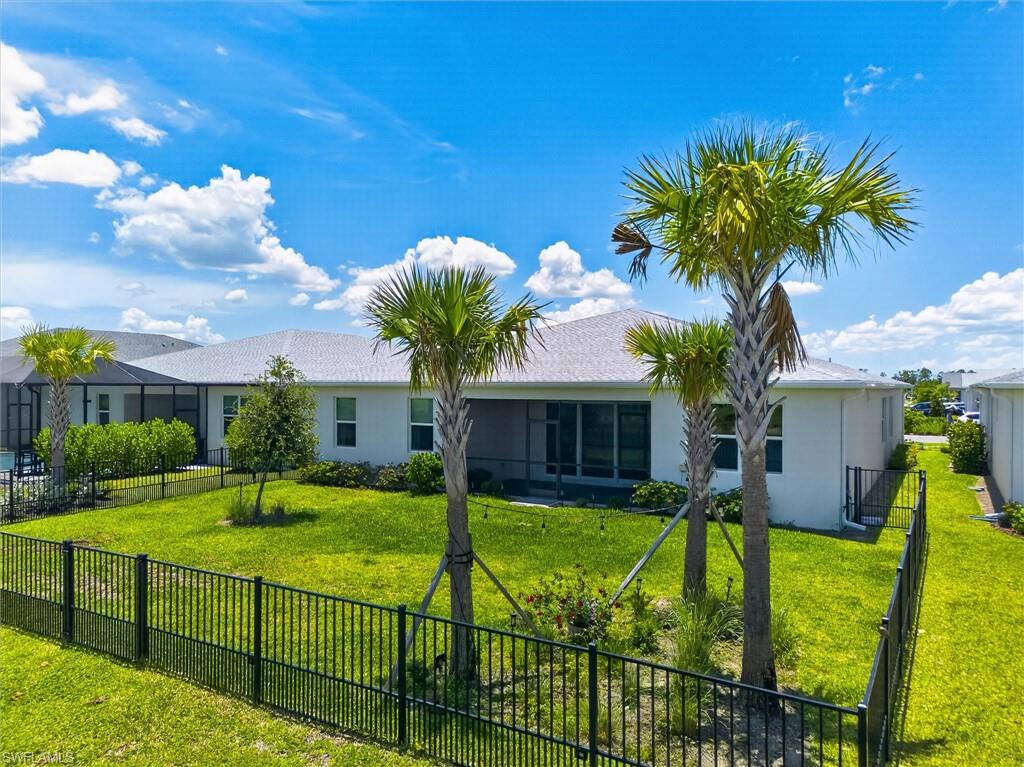 CRESCENT LAKES - Residential