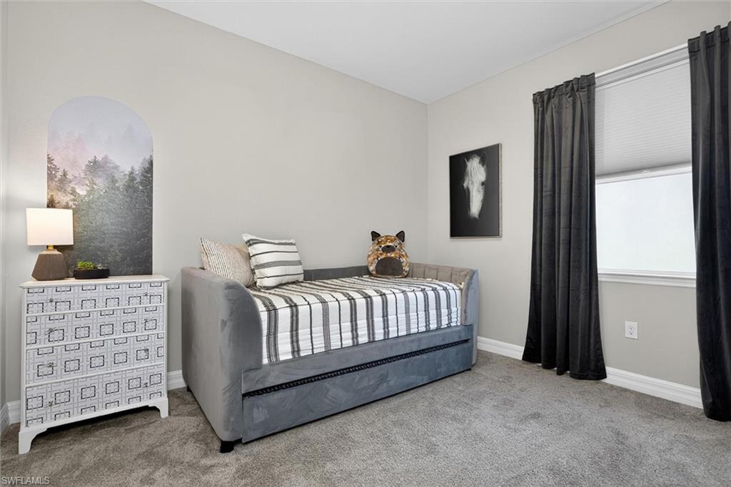 CRESCENT LAKES - Residential