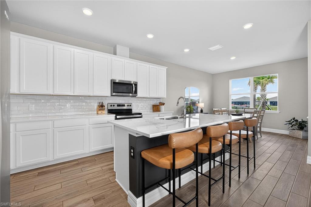 CRESCENT LAKES - Residential