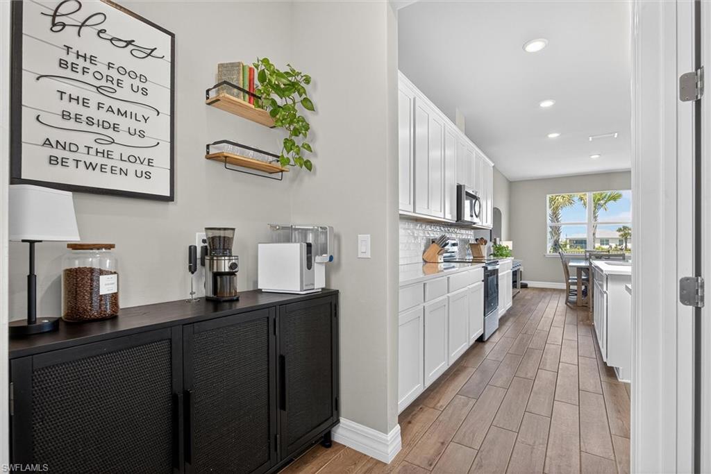 CRESCENT LAKES - Residential