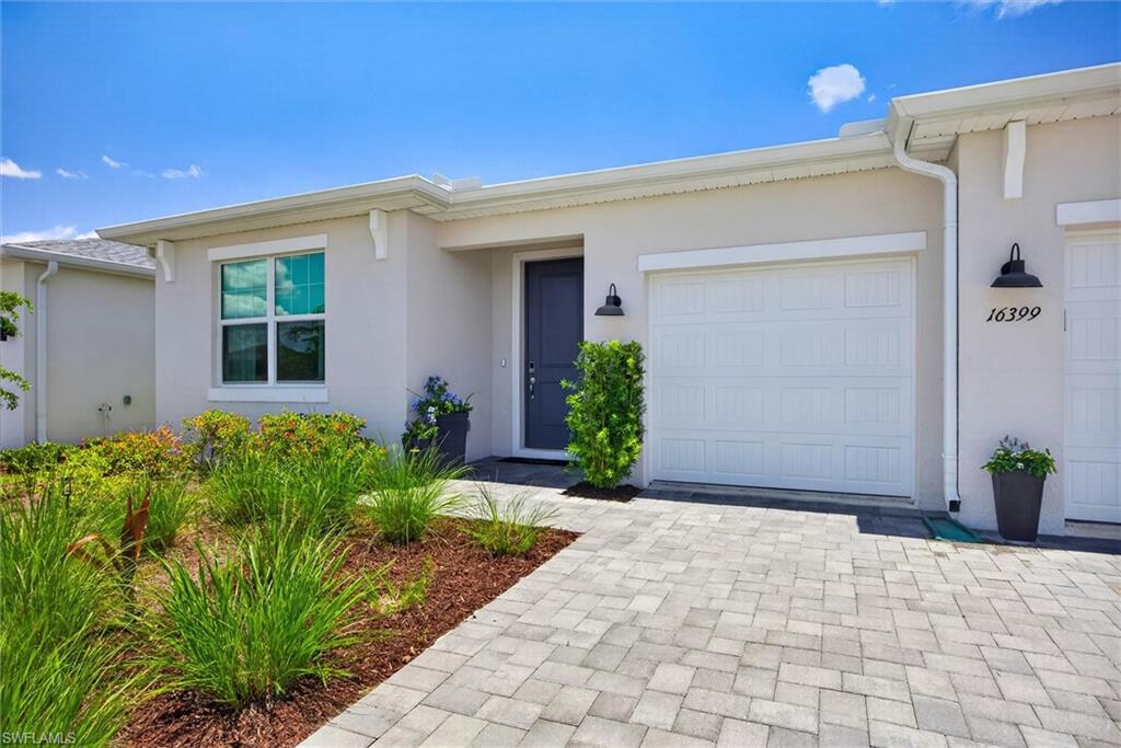 CRESCENT LAKES - Residential
