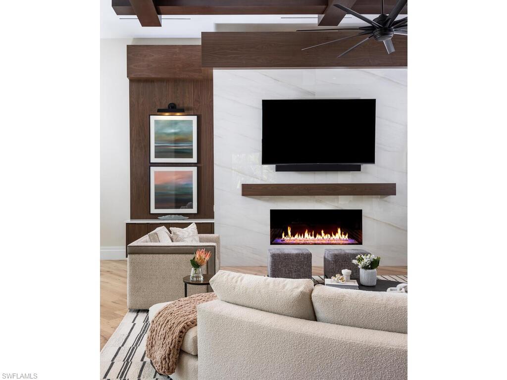 PINE RIDGE - Residential