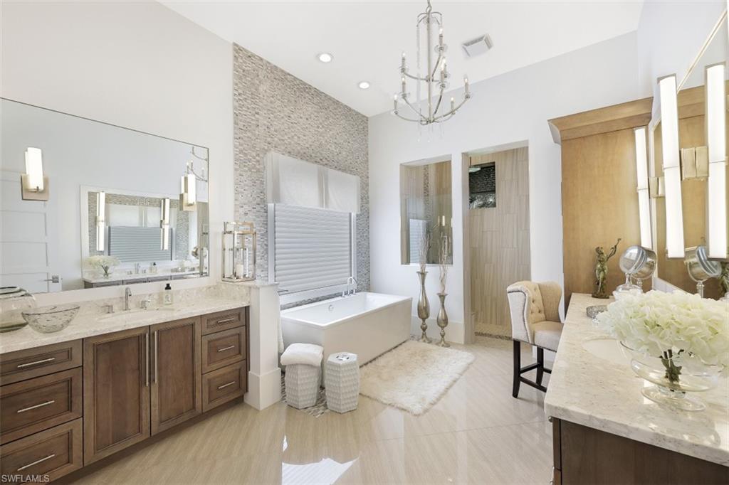 BAY WOODS - Residential