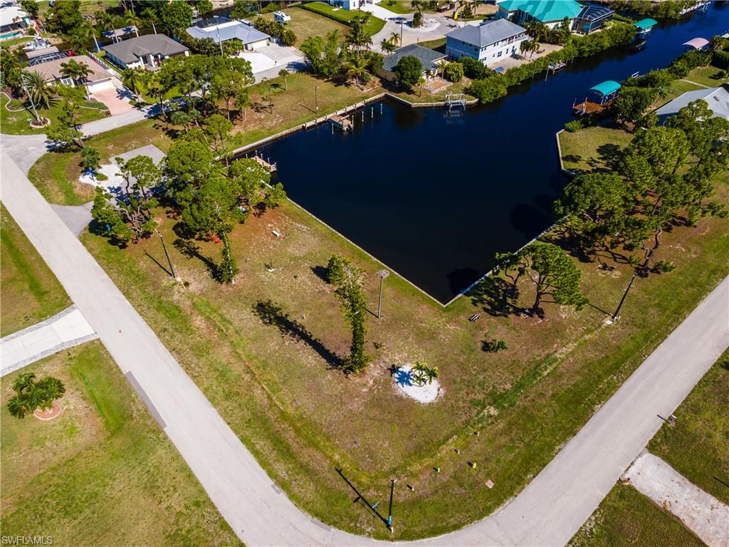 CHARLOTTE SHORES CONDOMINIUM - Residential