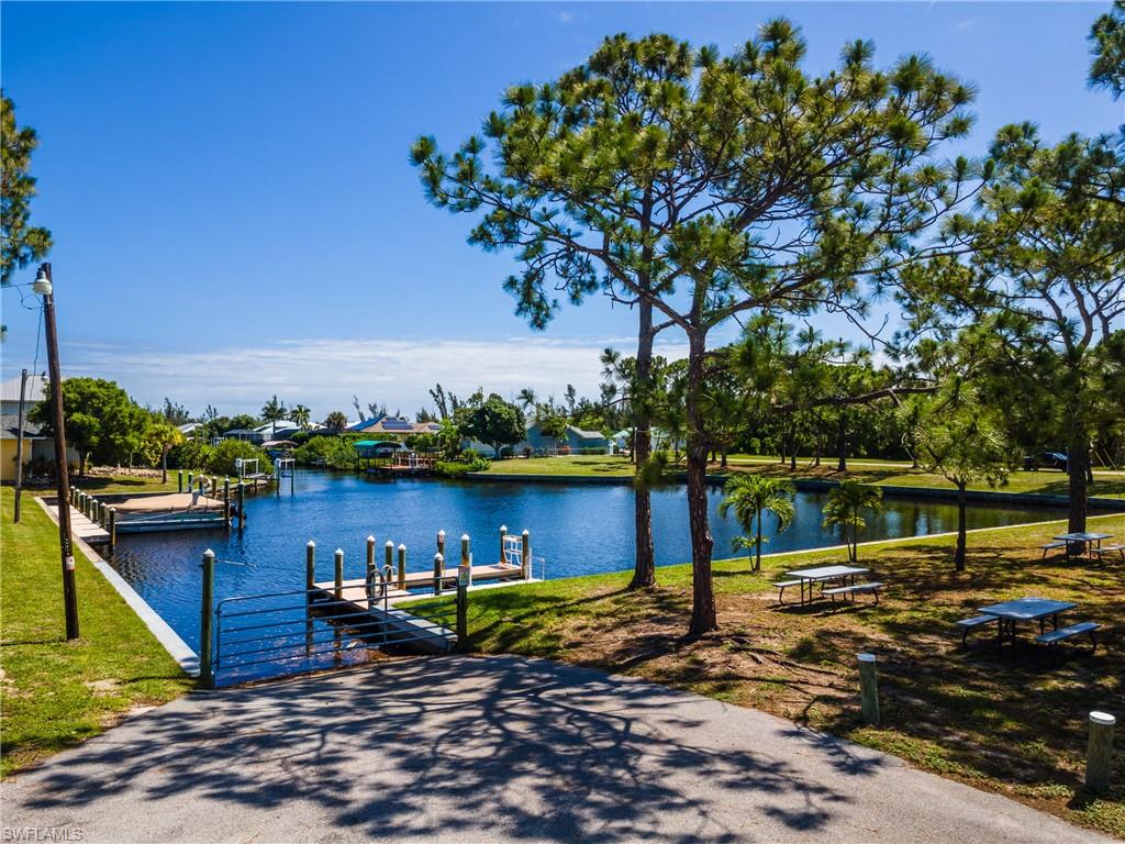 CHARLOTTE SHORES CONDOMINIUM - Residential