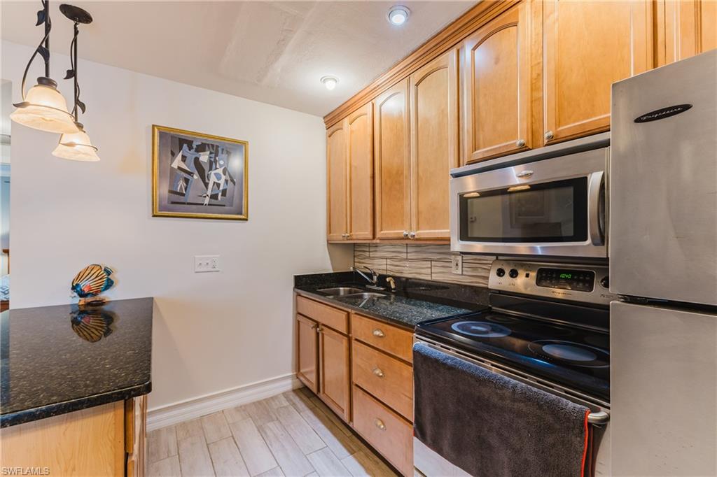 CHARLOTTE SHORES CONDOMINIUM - Residential