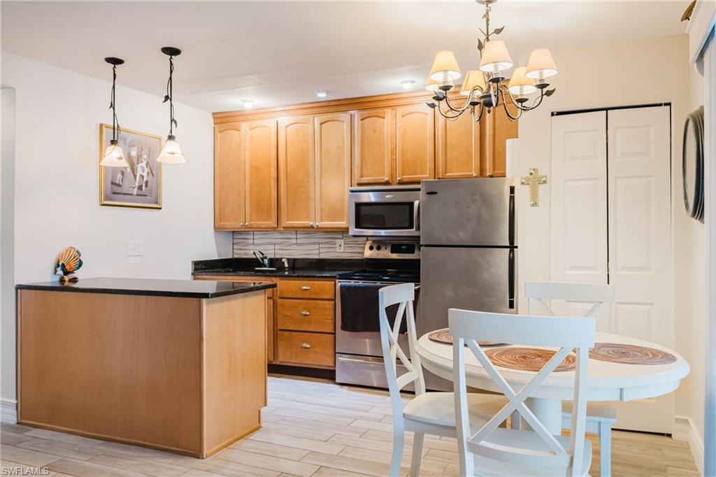 CHARLOTTE SHORES CONDOMINIUM - Residential