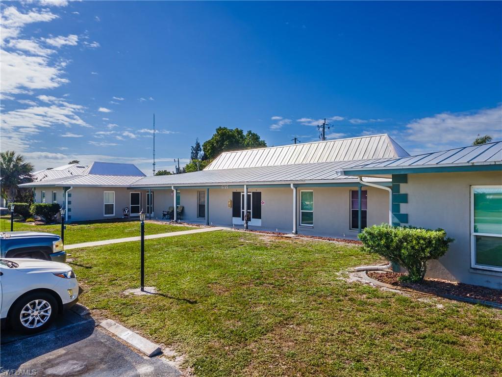CHARLOTTE SHORES CONDOMINIUM - Residential