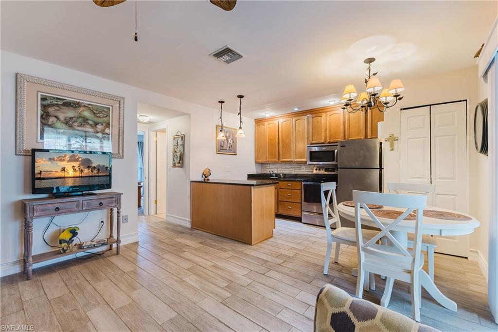 CHARLOTTE SHORES CONDOMINIUM - Residential