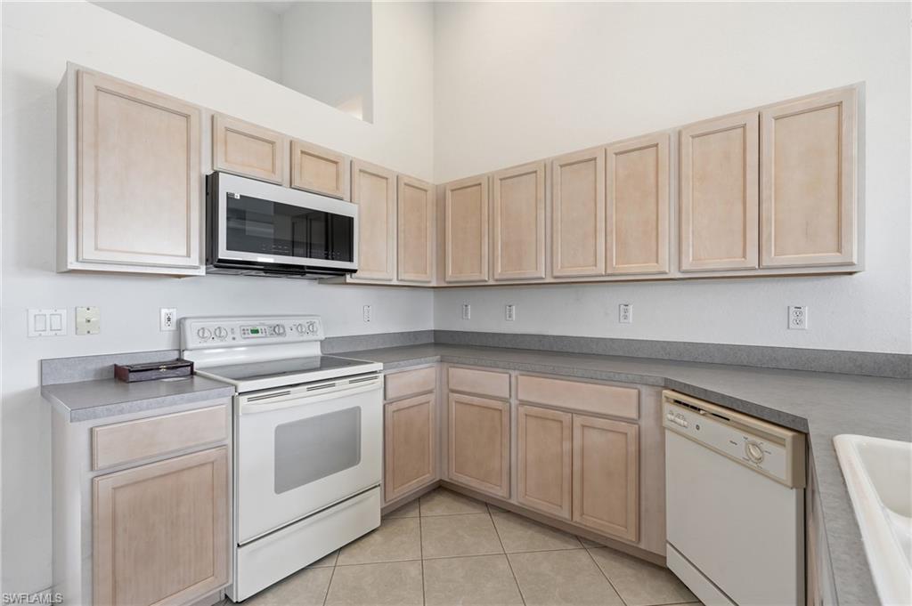 ROYAL PALM GOLF ESTATES - Residential