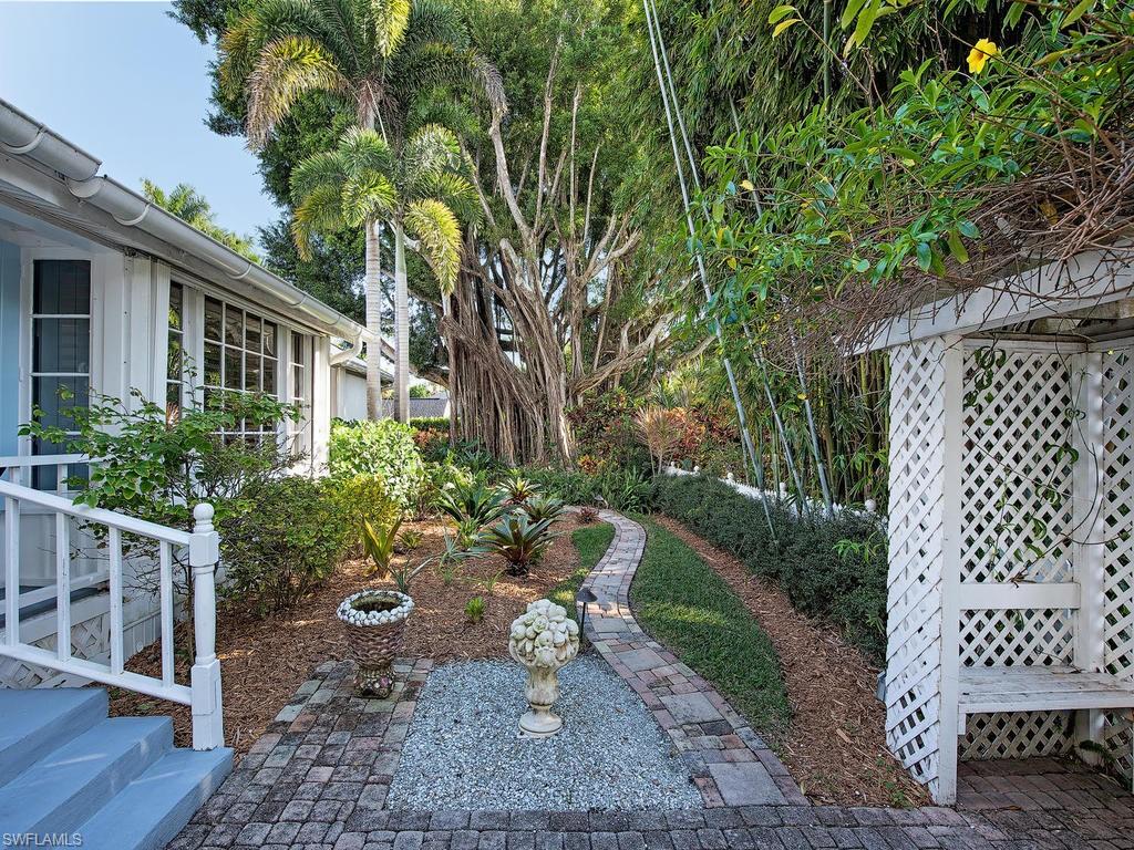 AQUALANE SHORES - Residential