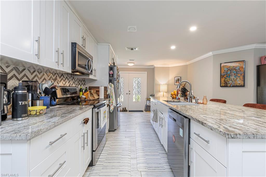 ST ANDREWS AT LELY GOLF ESTATES - Residential Lease