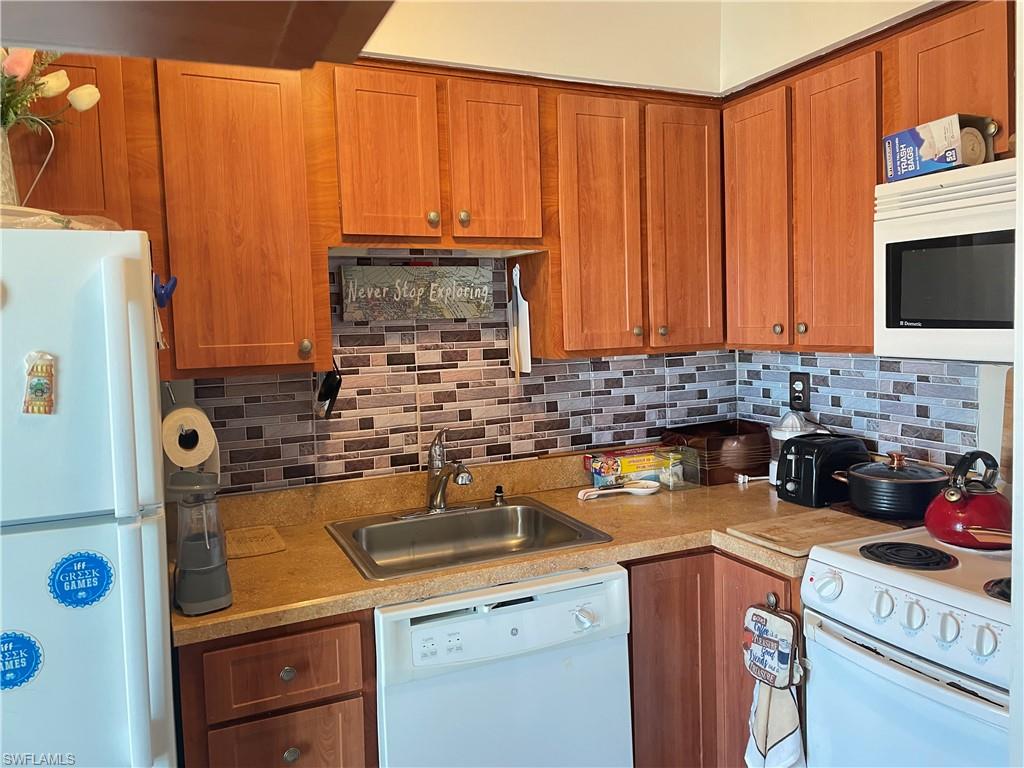 SEABREEZE APTS - Residential