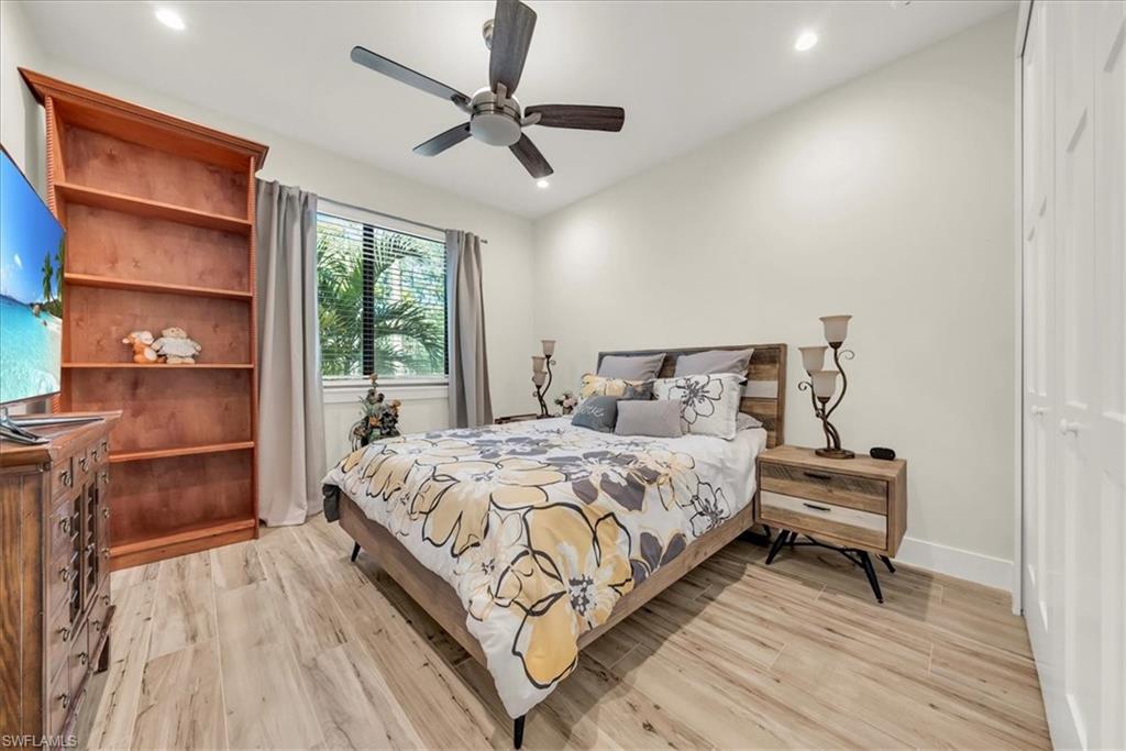 COLLIER WOODS - Residential