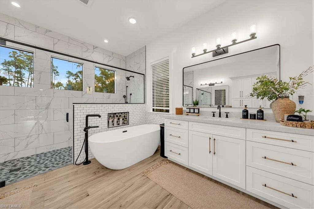 COLLIER WOODS - Residential