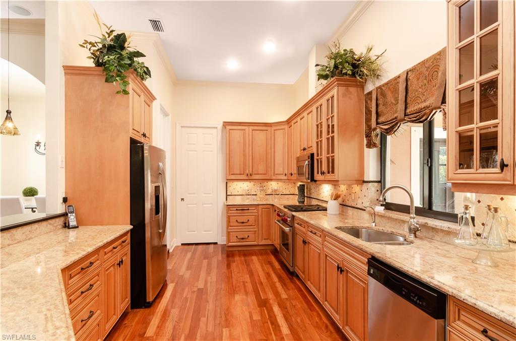 RIDGE LAKE - Residential