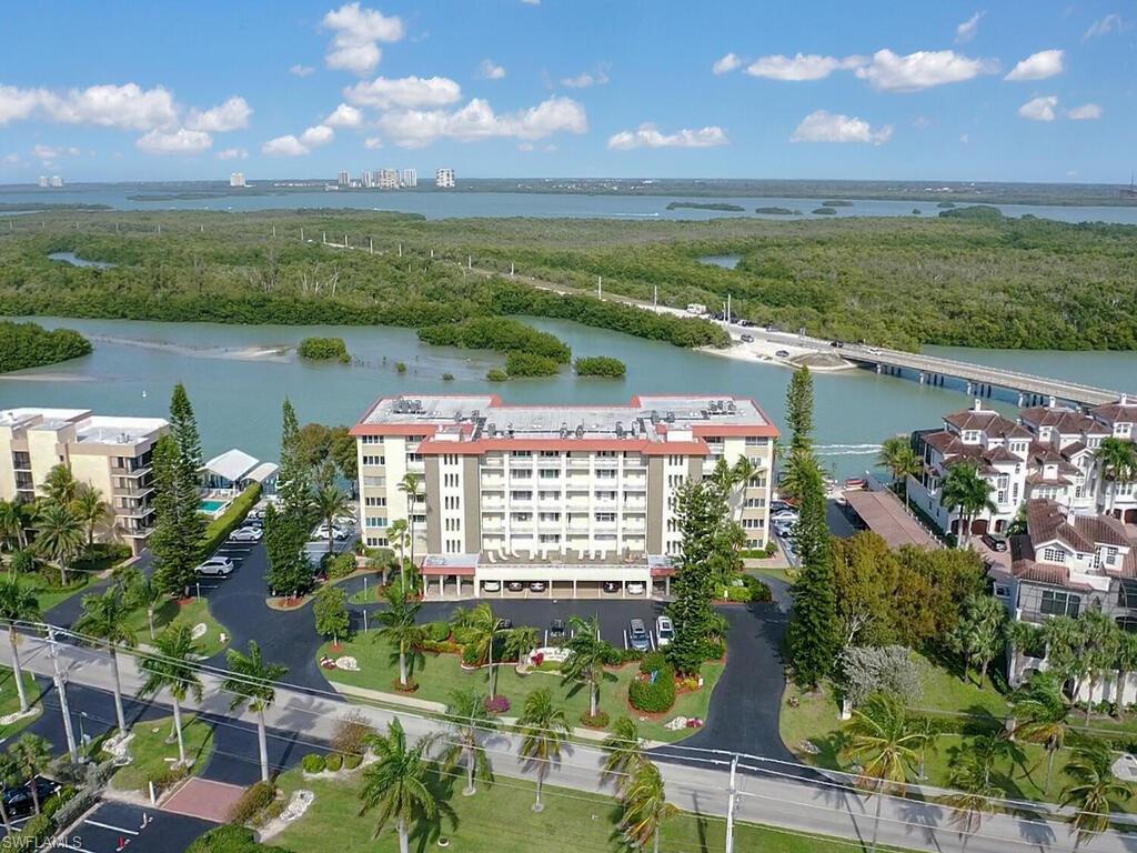 CASA BONITA ROYALE - Residential
