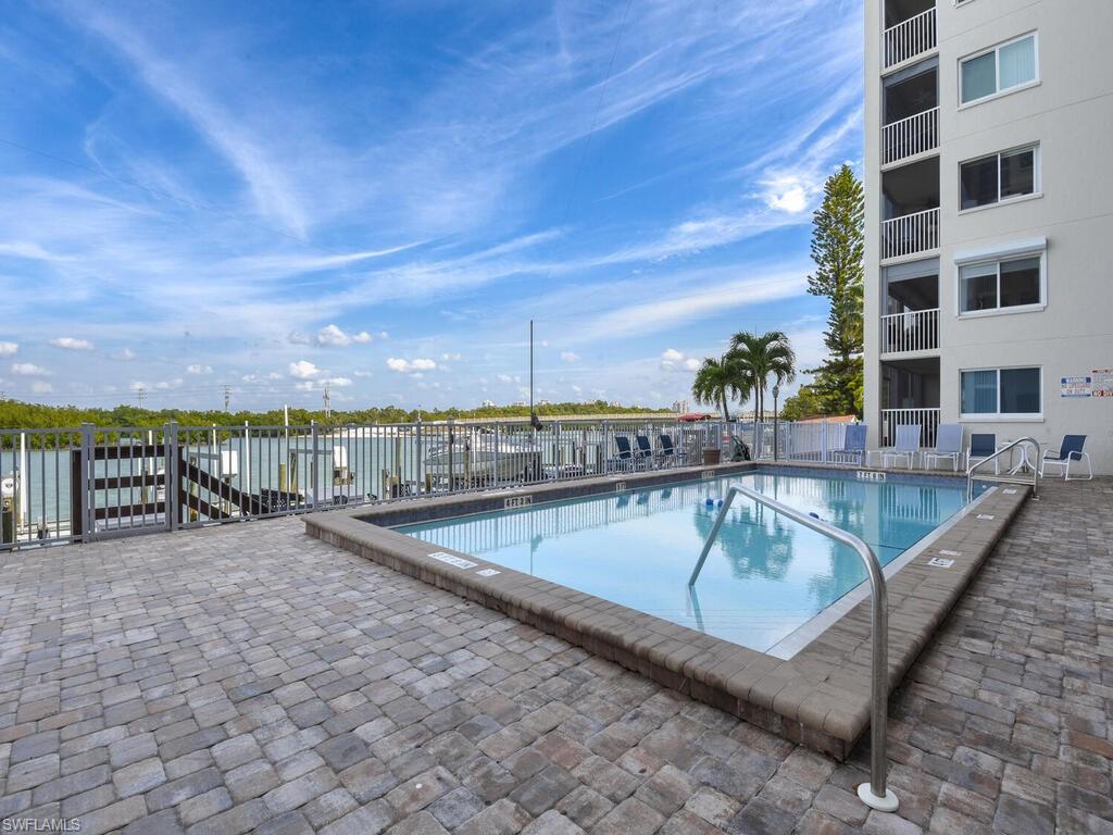 CASA BONITA ROYALE - Residential