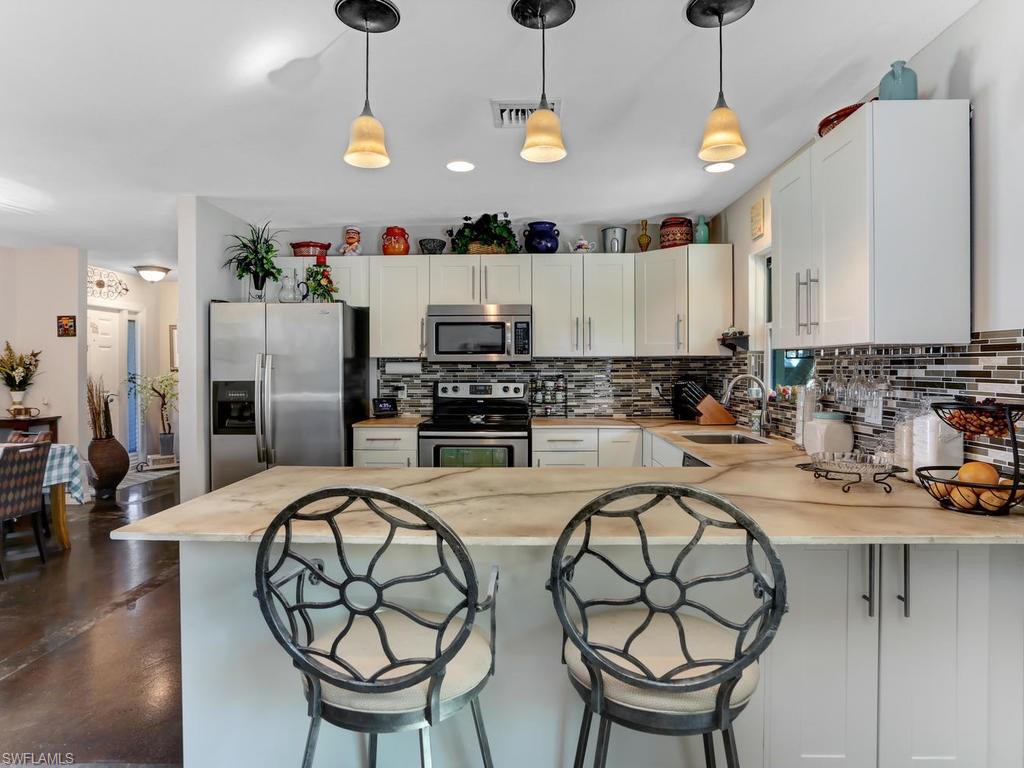 LELY TROPICAL ESTATES - Residential