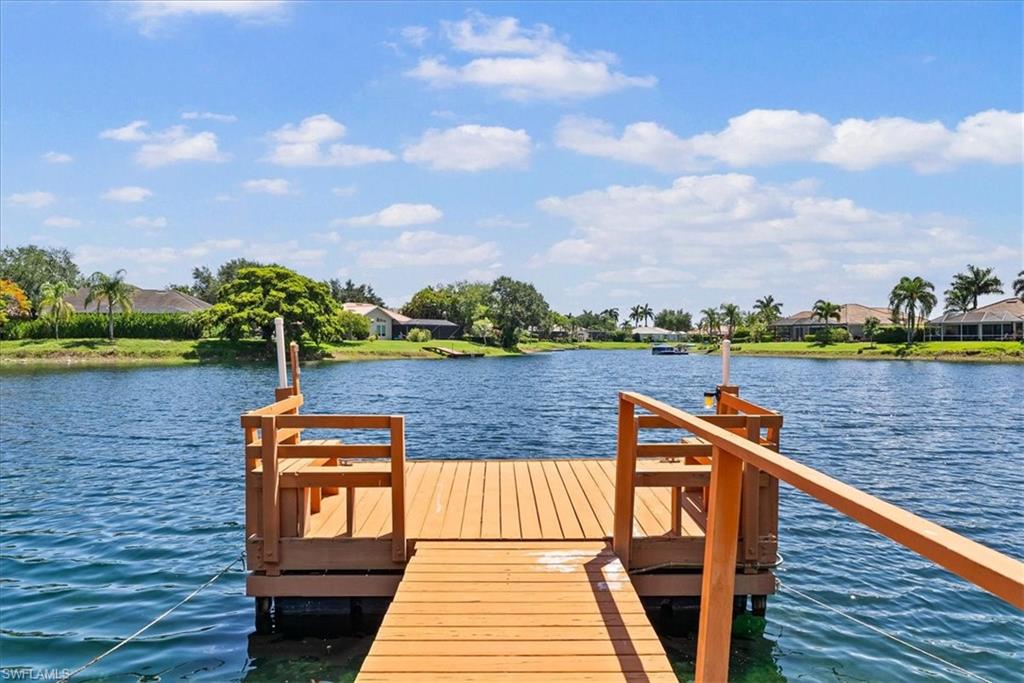 LONGSHORE LAKE - Residential
