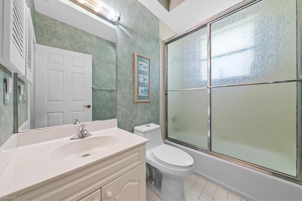 LONGSHORE LAKE - Residential