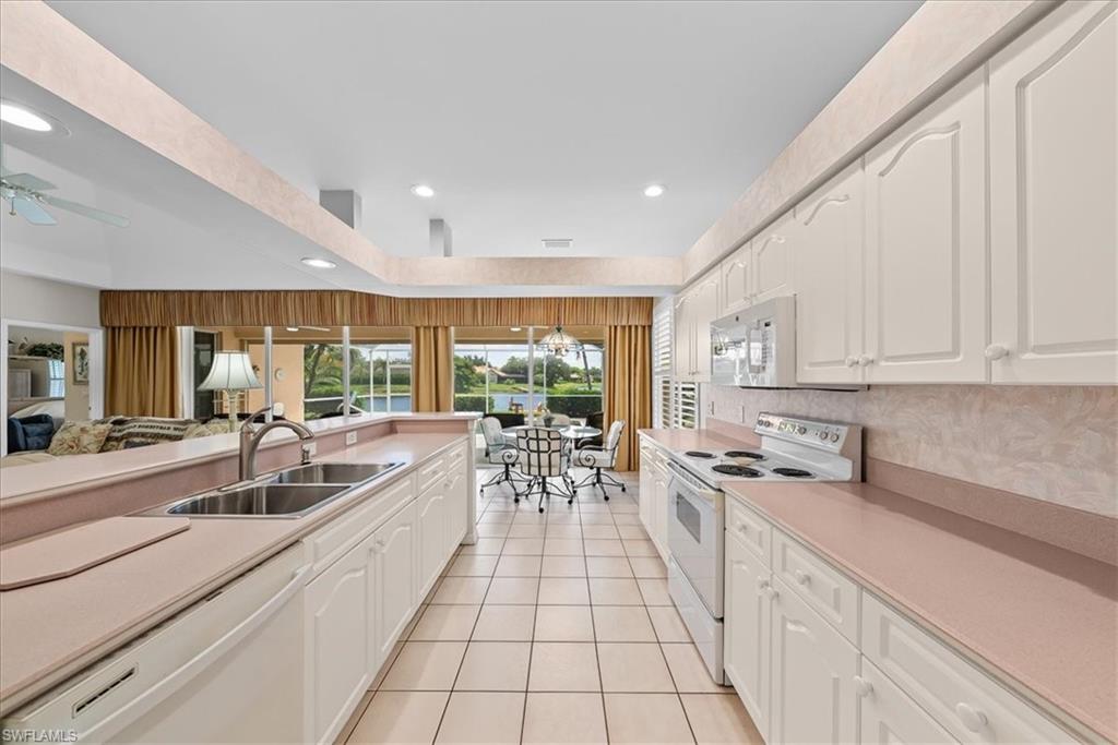 LONGSHORE LAKE - Residential