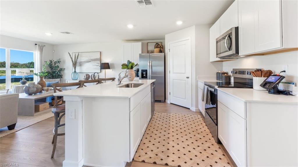 HEMINGWAY POINTE - Residential