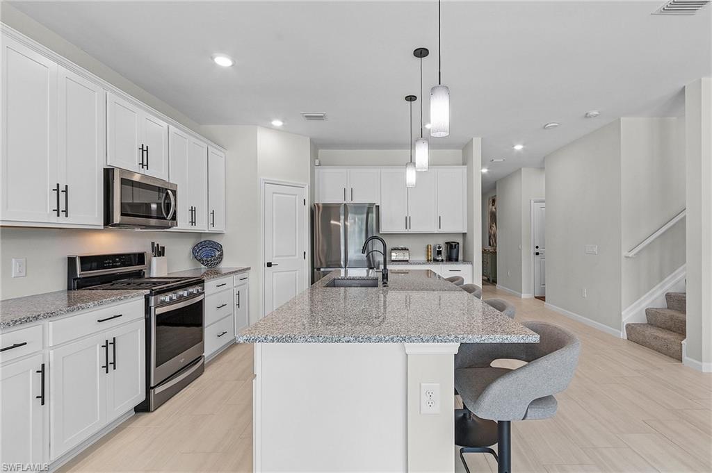 VENTANA POINTE - Residential