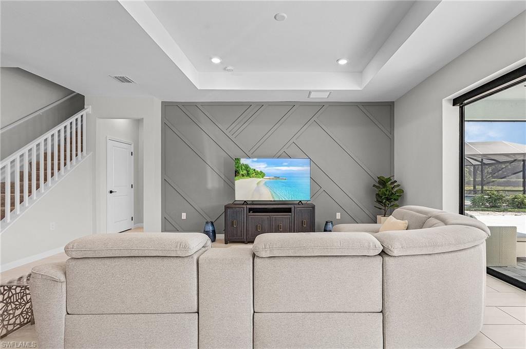 VENTANA POINTE - Residential