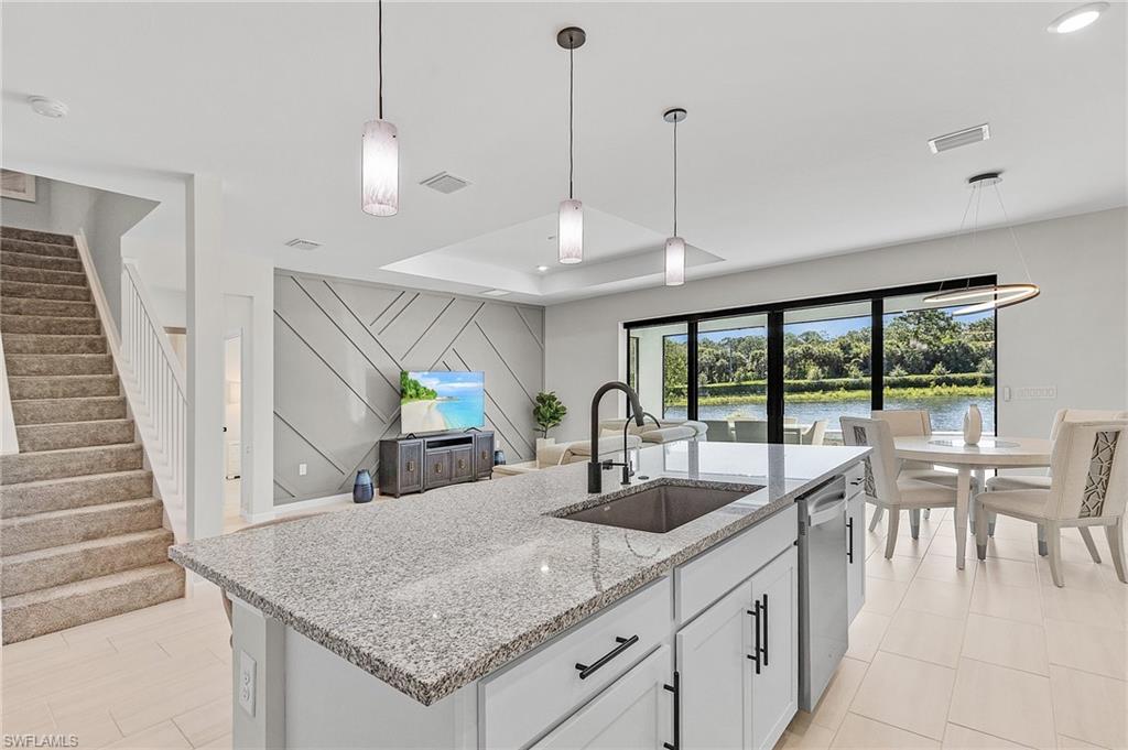 VENTANA POINTE - Residential