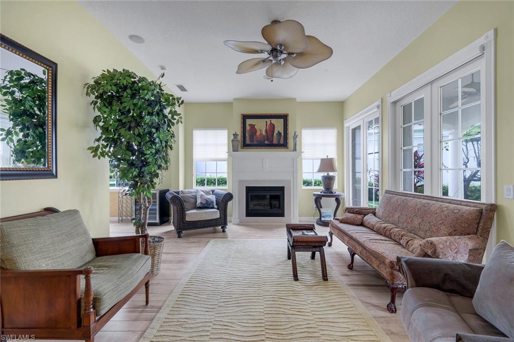 ISLAND WALK - Residential