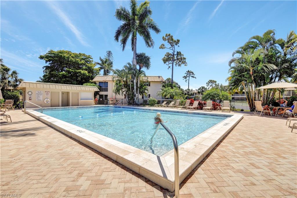 ROYAL BAY VILLAS - Residential
