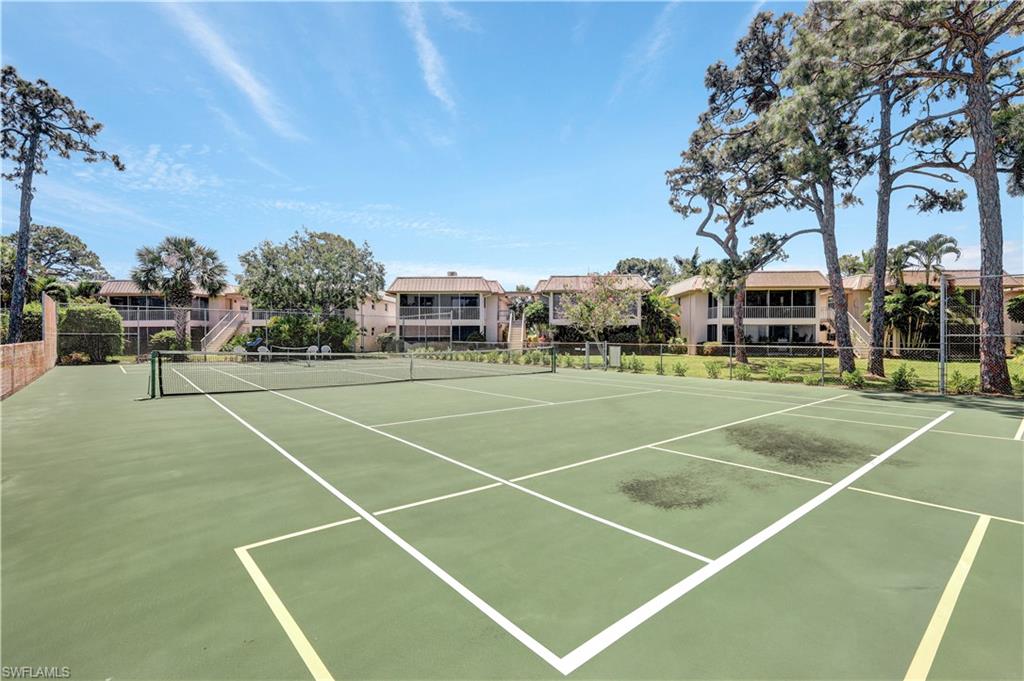 ROYAL BAY VILLAS - Residential