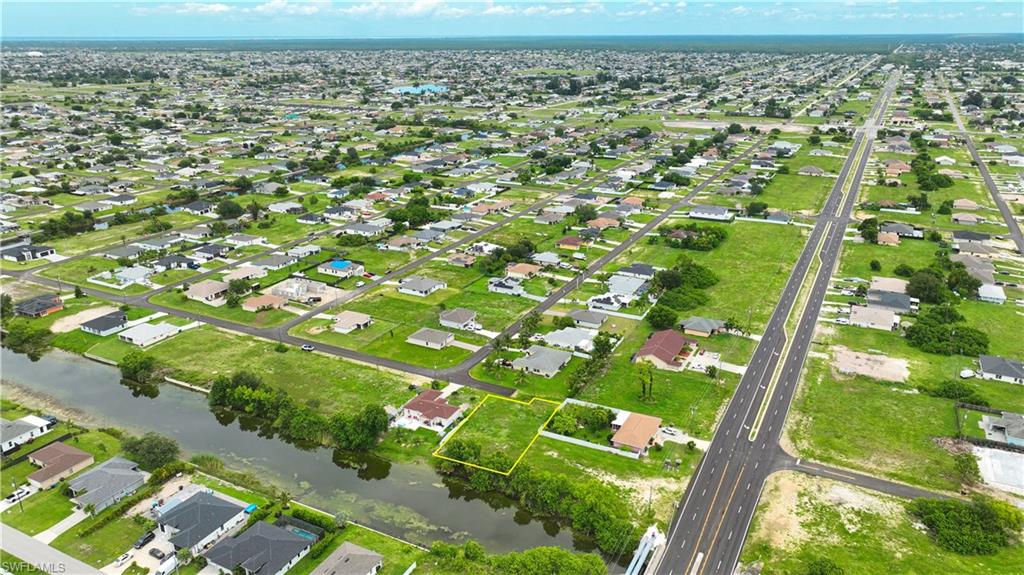 CAPE CORAL - Land