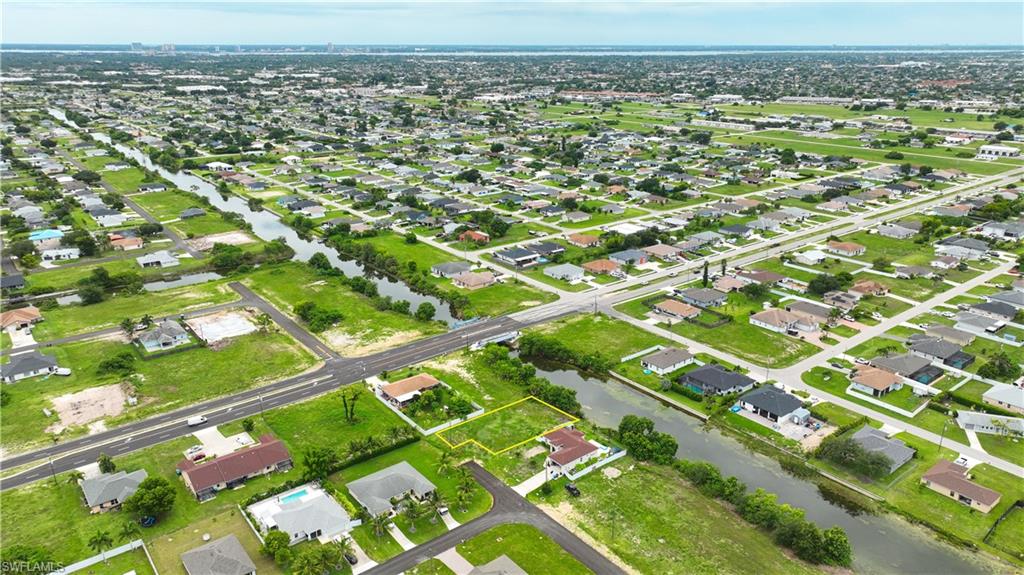 CAPE CORAL - Land