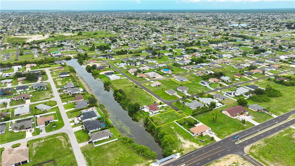 CAPE CORAL - Land