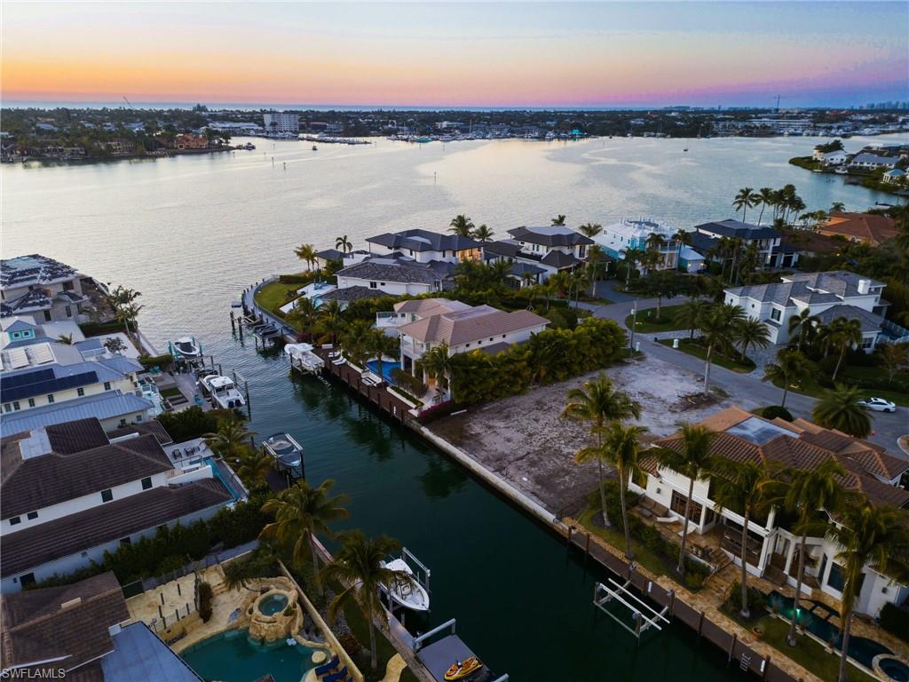ROYAL HARBOR - Land