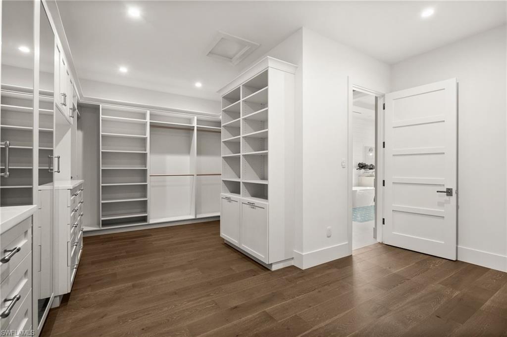 PARK SHORE - Residential
